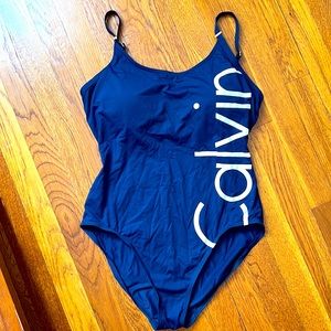 Calvin Klein Sz. 12 NWOT classic, supportive one piece